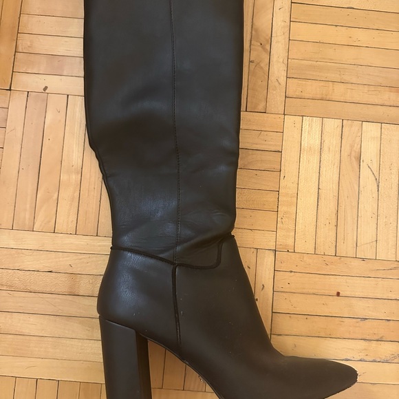 Kensie Ivelisse Knee High Heeled Boots - Picture 4 of 4